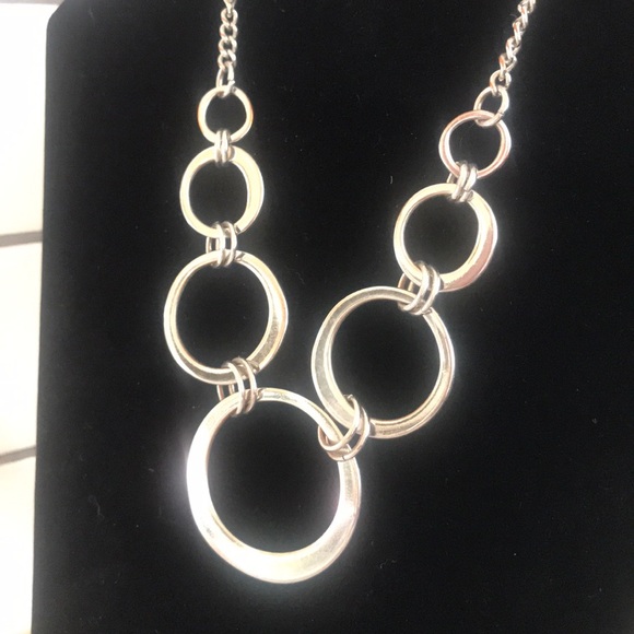 Express Necklace - Picture 2 of 3